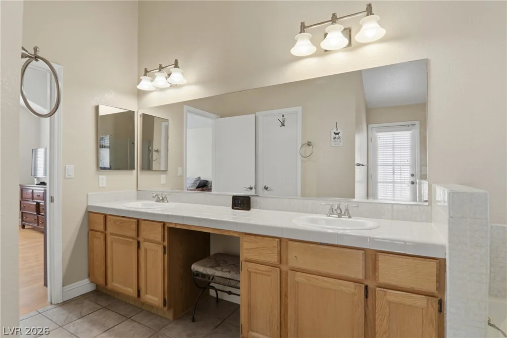 7943 Lions Mane, Las Vegas, NV 89123