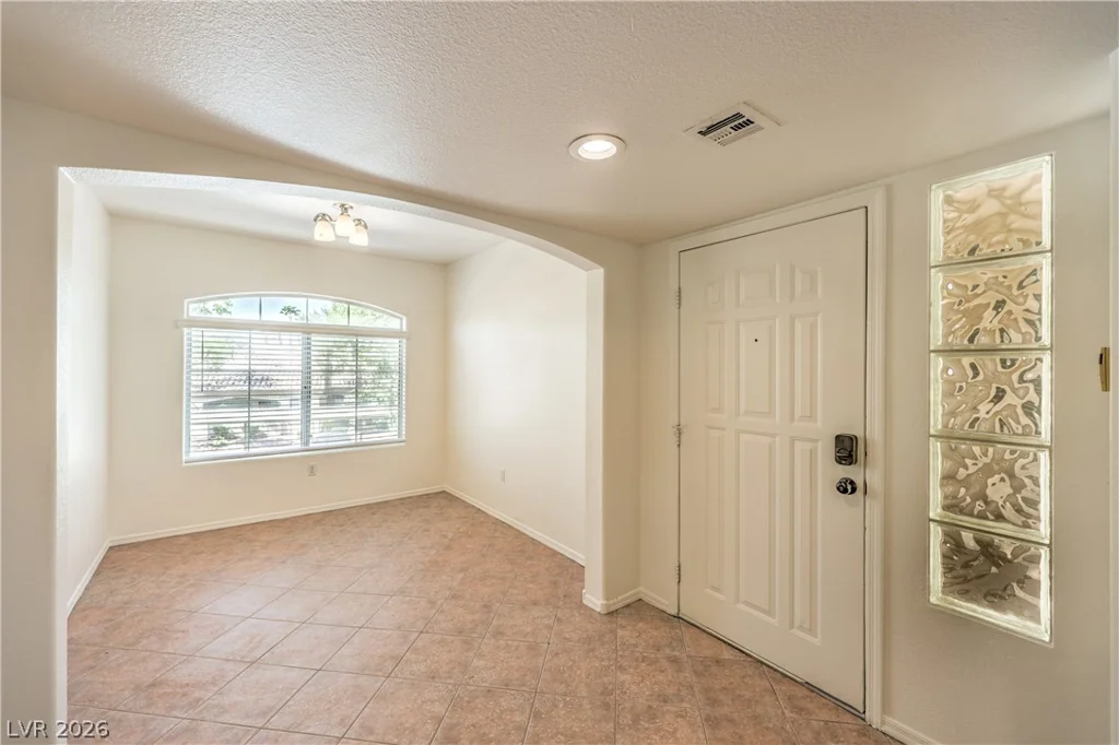 7400 Flamingo, Las Vegas, NV 89147