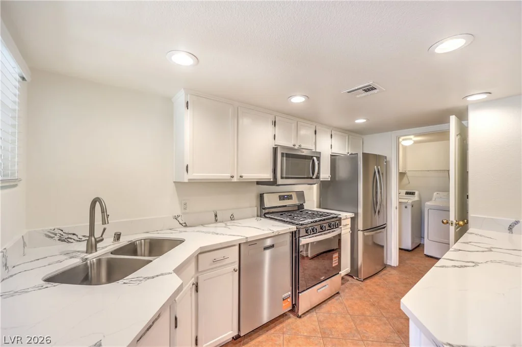 7400 Flamingo, Las Vegas, NV 89147