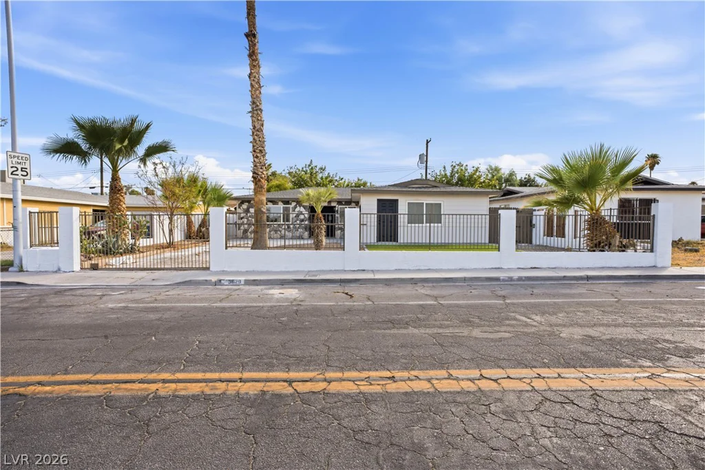 3629 Florrie, Las Vegas, NV 89121