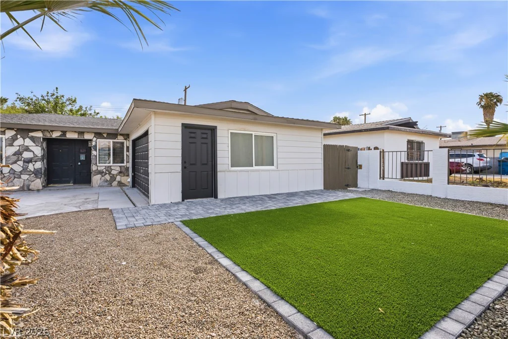 3629 Florrie, Las Vegas, NV 89121