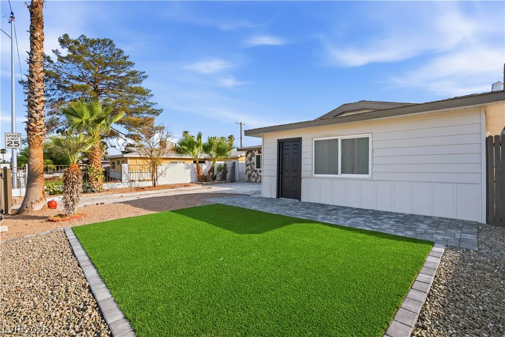 3629 Florrie, Las Vegas, NV 89121