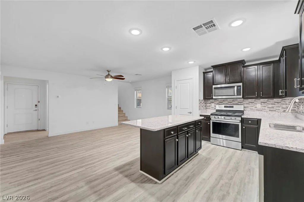 2483 Silk Tree Mimosa, Las Vegas, NV 89115
