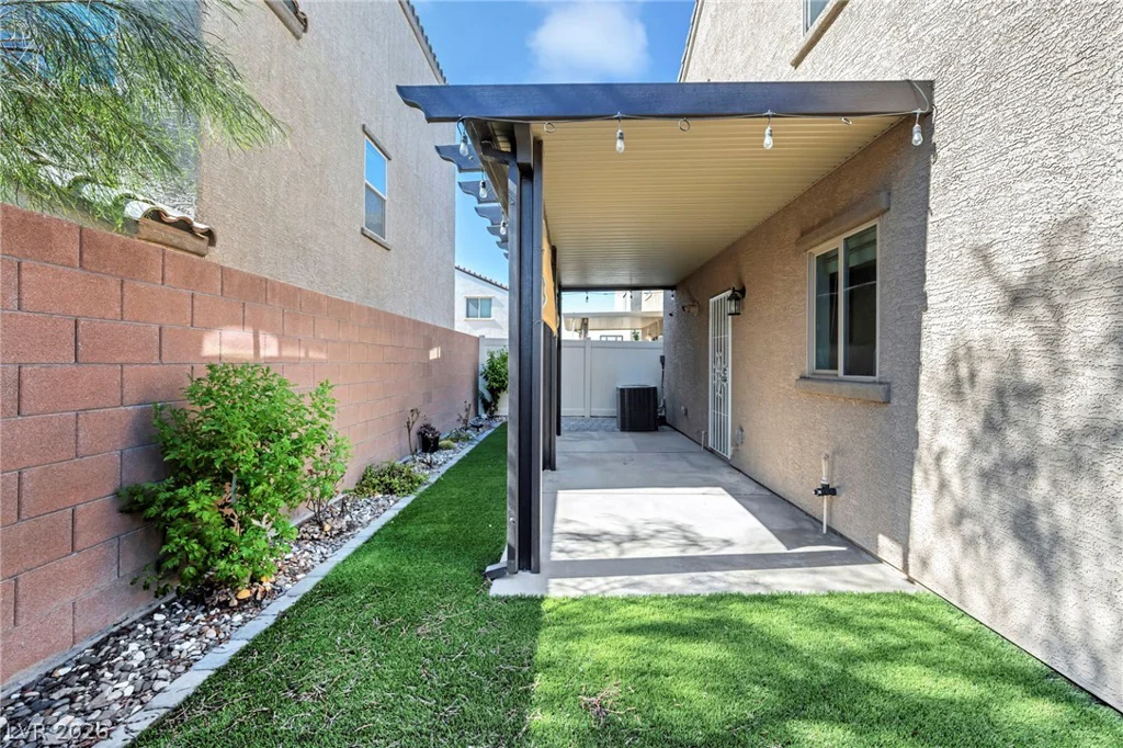 2483 Silk Tree Mimosa, Las Vegas, NV 89115