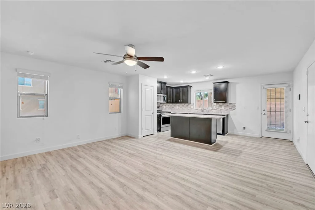 2483 Silk Tree Mimosa, Las Vegas, NV 89115