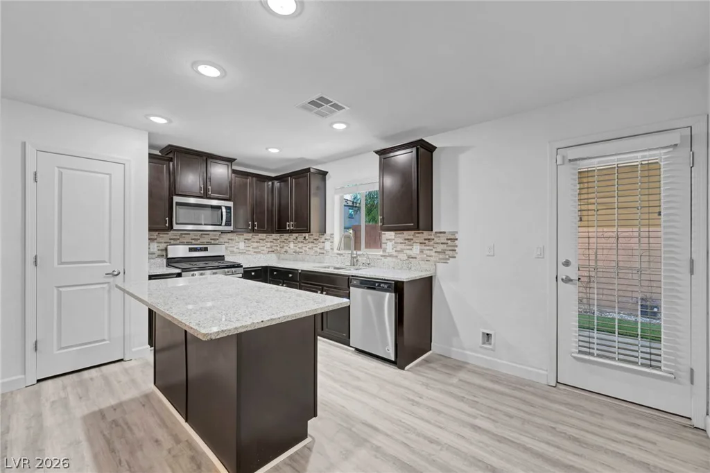2483 Silk Tree Mimosa, Las Vegas, NV 89115