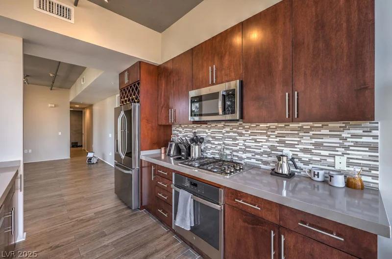 353 Bonneville, Las Vegas, NV 89101