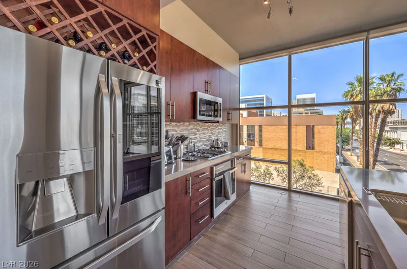 353 Bonneville, Las Vegas, NV 89101