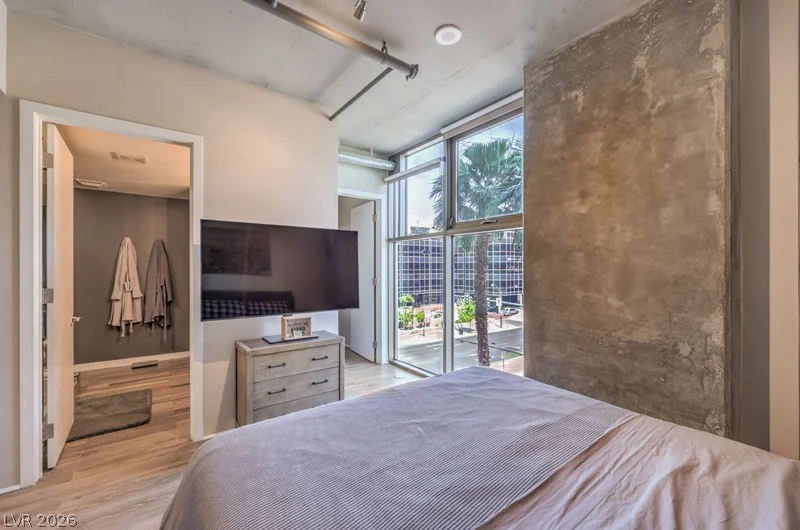 353 Bonneville, Las Vegas, NV 89101