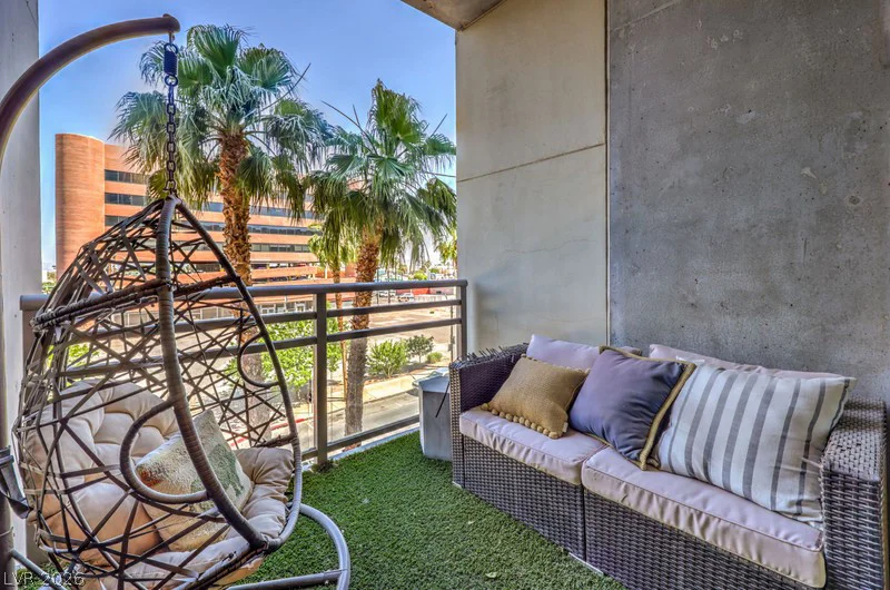 353 Bonneville, Las Vegas, NV 89101