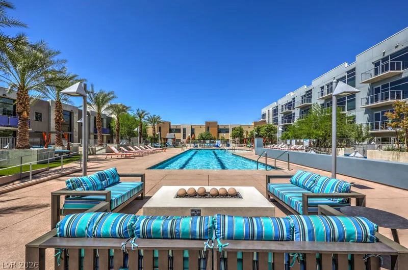 353 Bonneville, Las Vegas, NV 89101