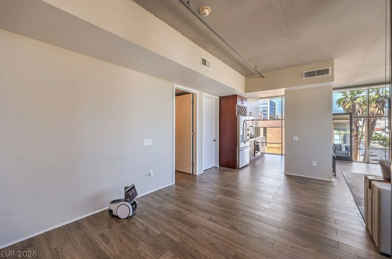 353 Bonneville, Las Vegas, NV 89101