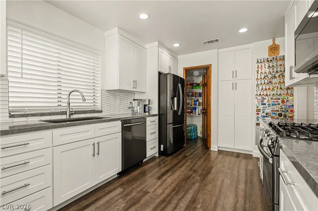 3040 Waterview, Las Vegas, NV 89117