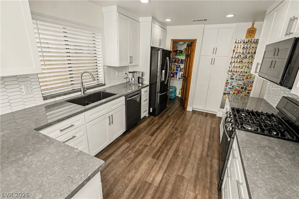 3040 Waterview, Las Vegas, NV 89117