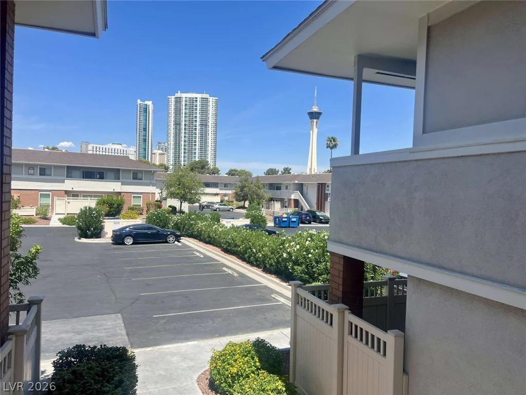 2838 Loveland, Las Vegas, NV 89109