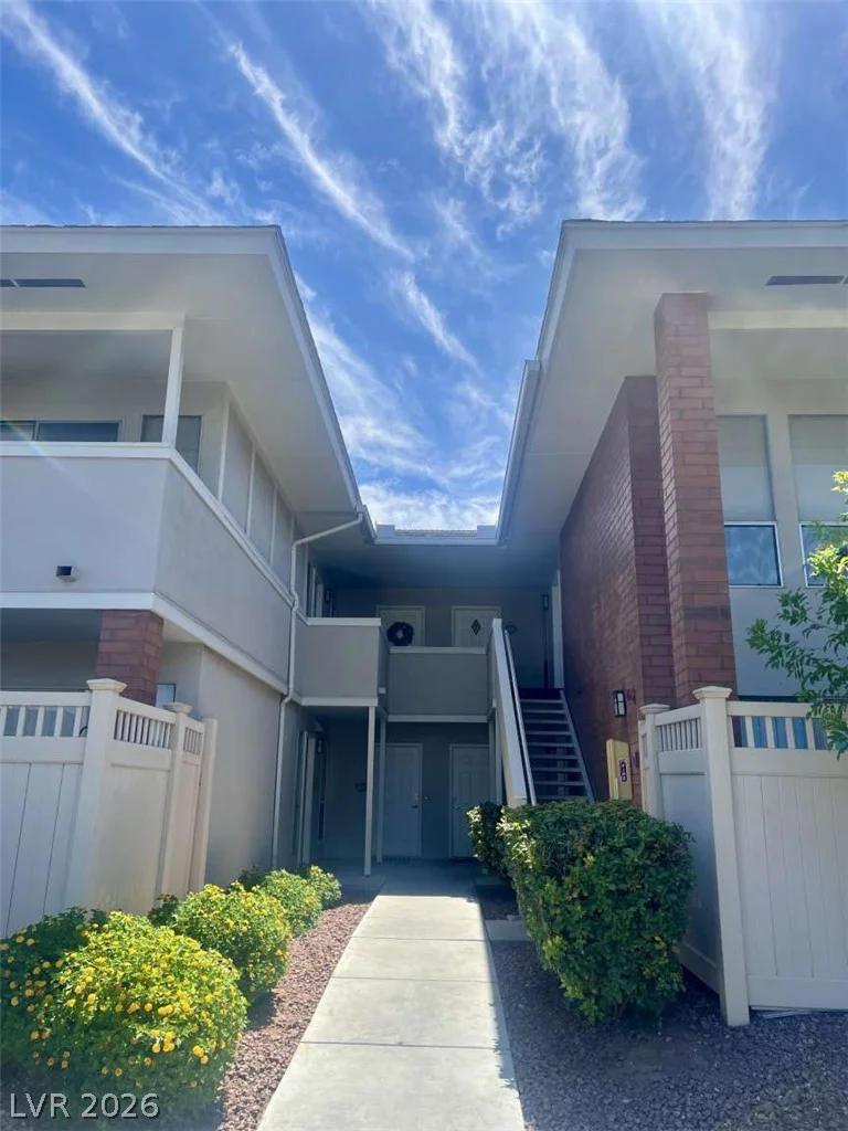 2838 Loveland, Las Vegas, NV 89109