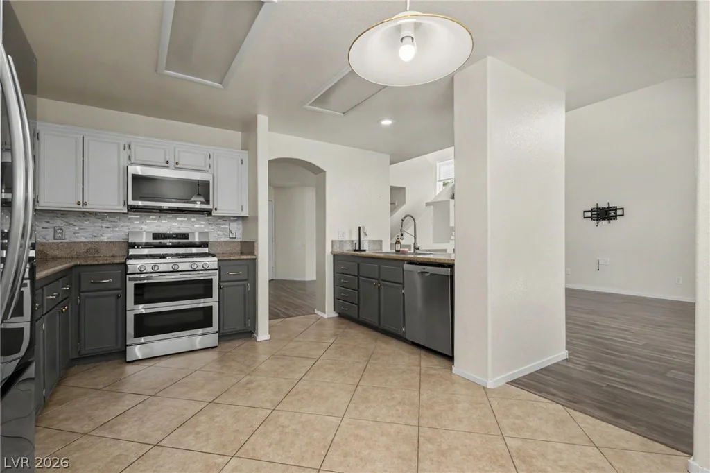 8216 Hollister, Las Vegas, NV 89131
