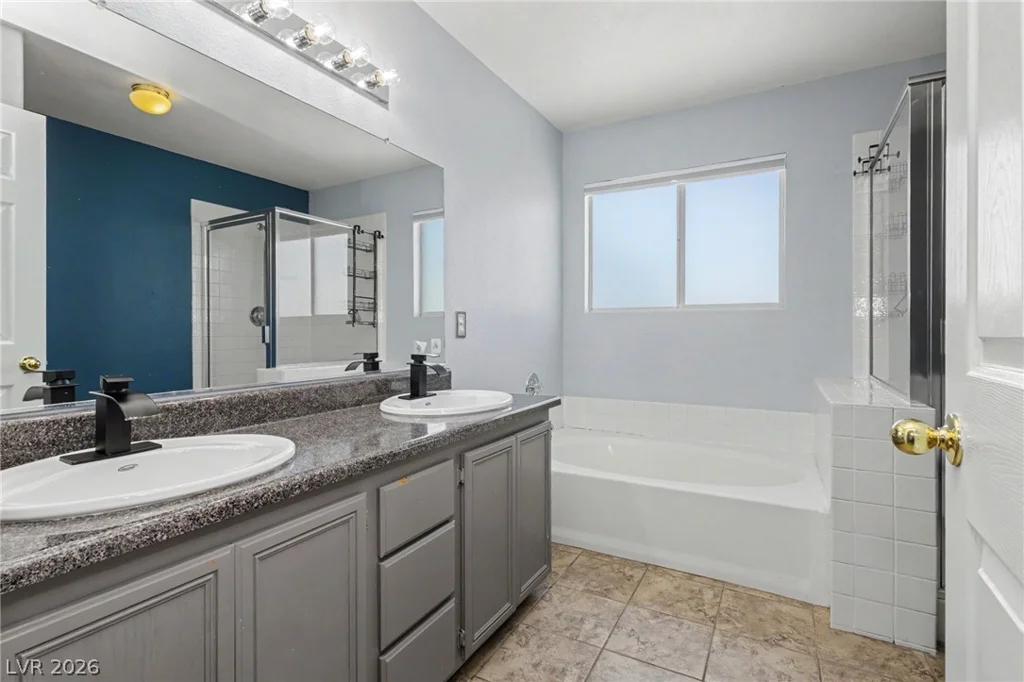 8216 Hollister, Las Vegas, NV 89131