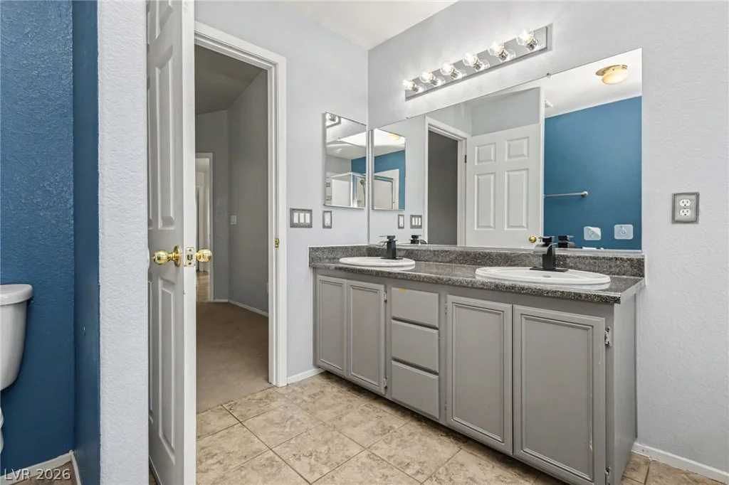 8216 Hollister, Las Vegas, NV 89131
