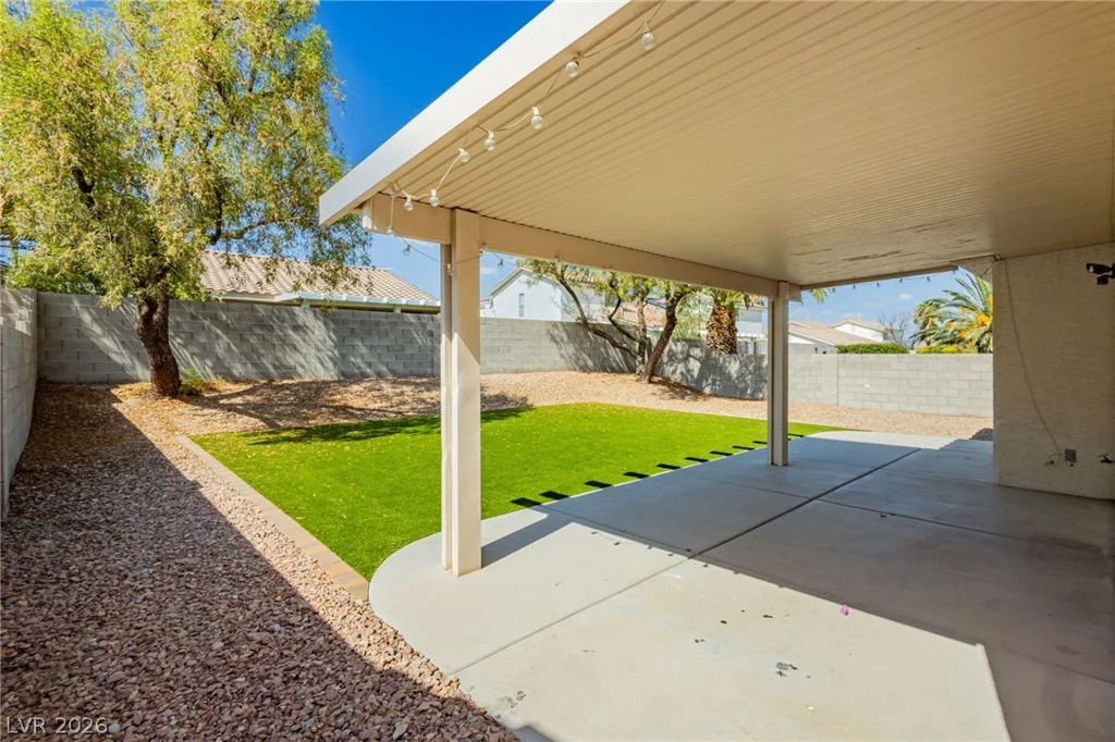 8216 Hollister, Las Vegas, NV 89131