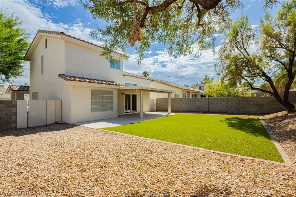 8216 Hollister, Las Vegas, NV 89131