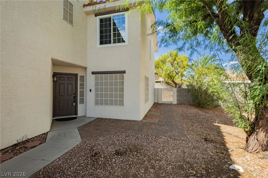 8216 Hollister, Las Vegas, NV 89131