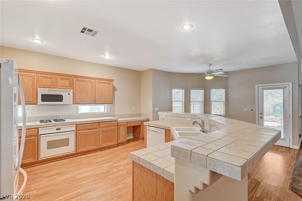 8921 Reining Spur, Las Vegas, NV 89143