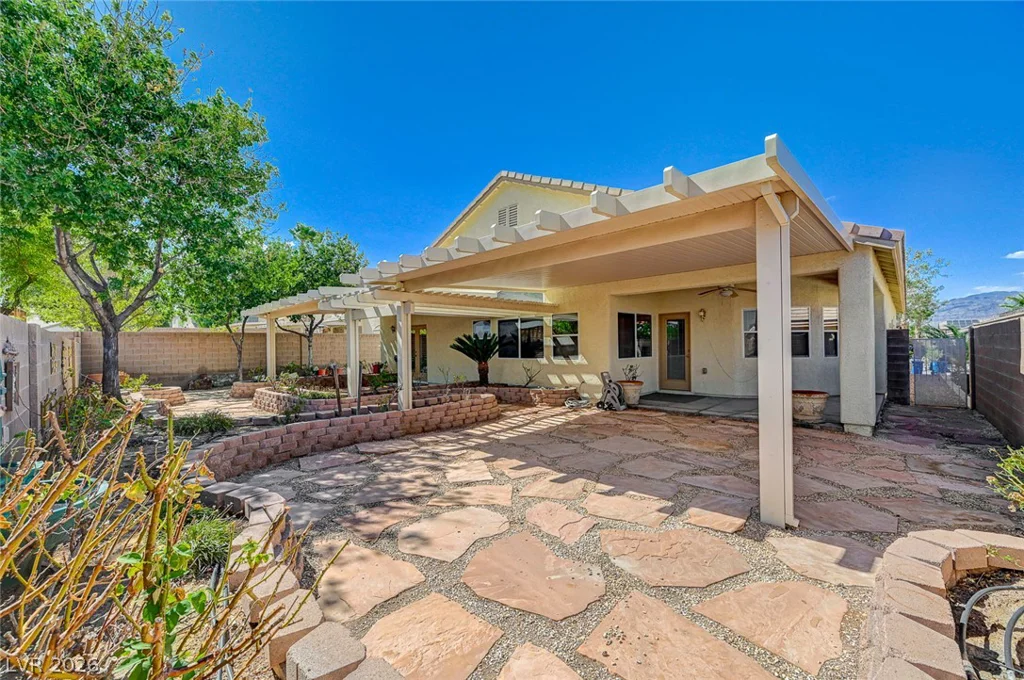 8921 Reining Spur, Las Vegas, NV 89143