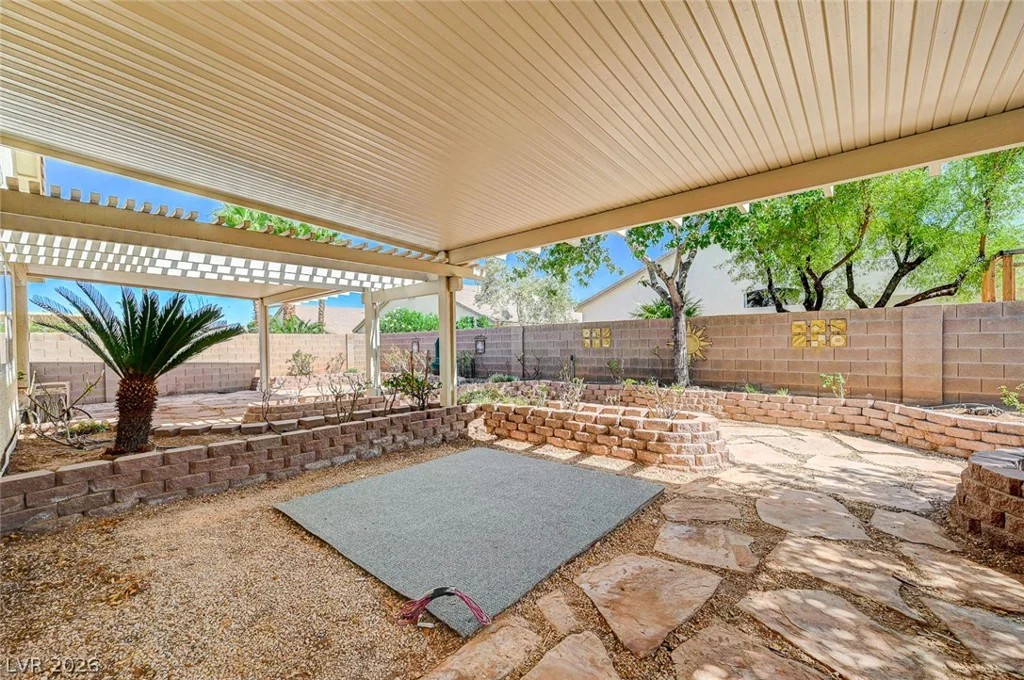 8921 Reining Spur, Las Vegas, NV 89143