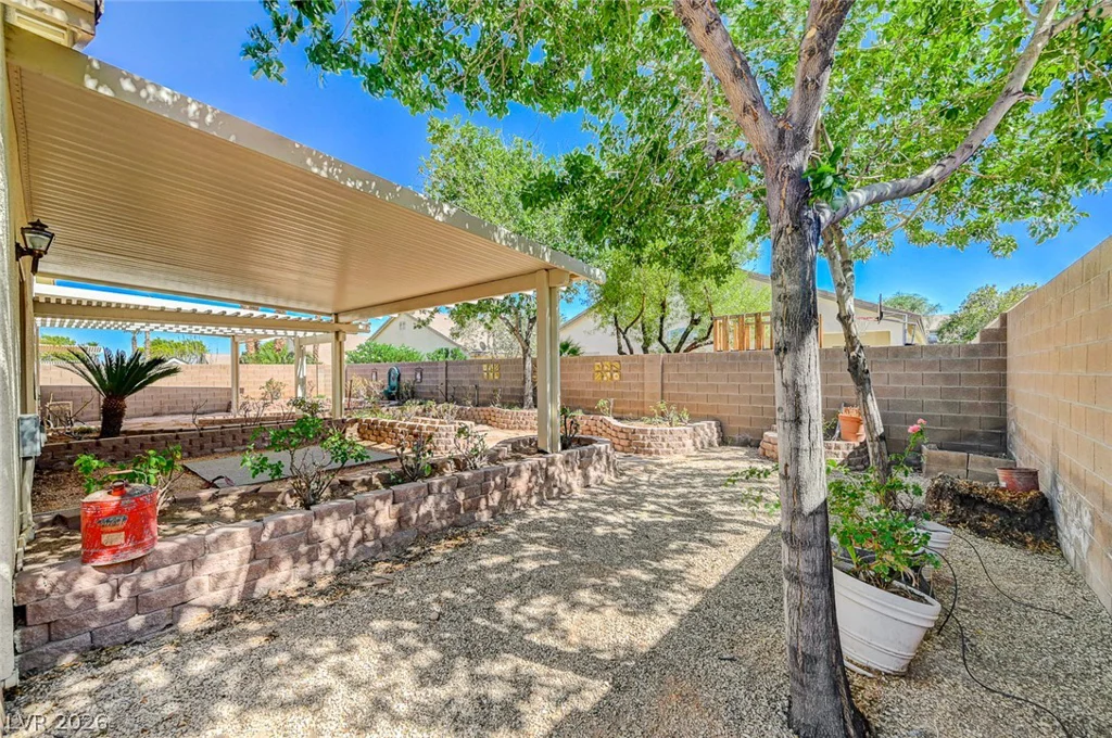 8921 Reining Spur, Las Vegas, NV 89143