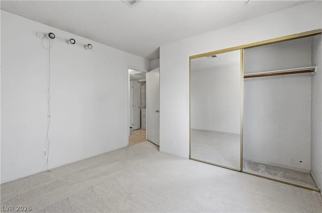 925 Sulphur Springs, Las Vegas, NV 89128