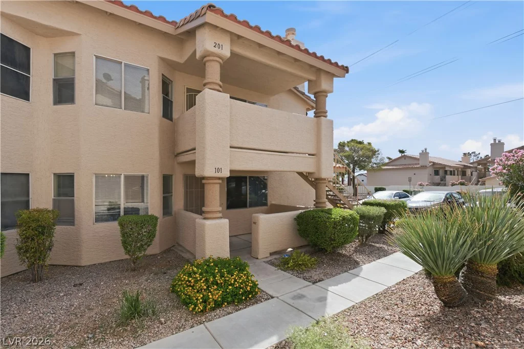 925 Sulphur Springs, Las Vegas, NV 89128