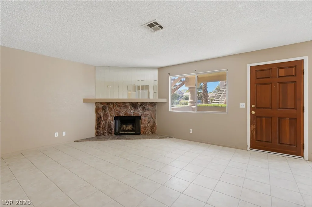 925 Sulphur Springs, Las Vegas, NV 89128