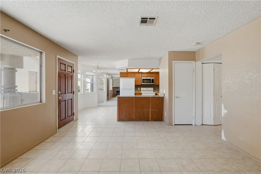 925 Sulphur Springs, Las Vegas, NV 89128