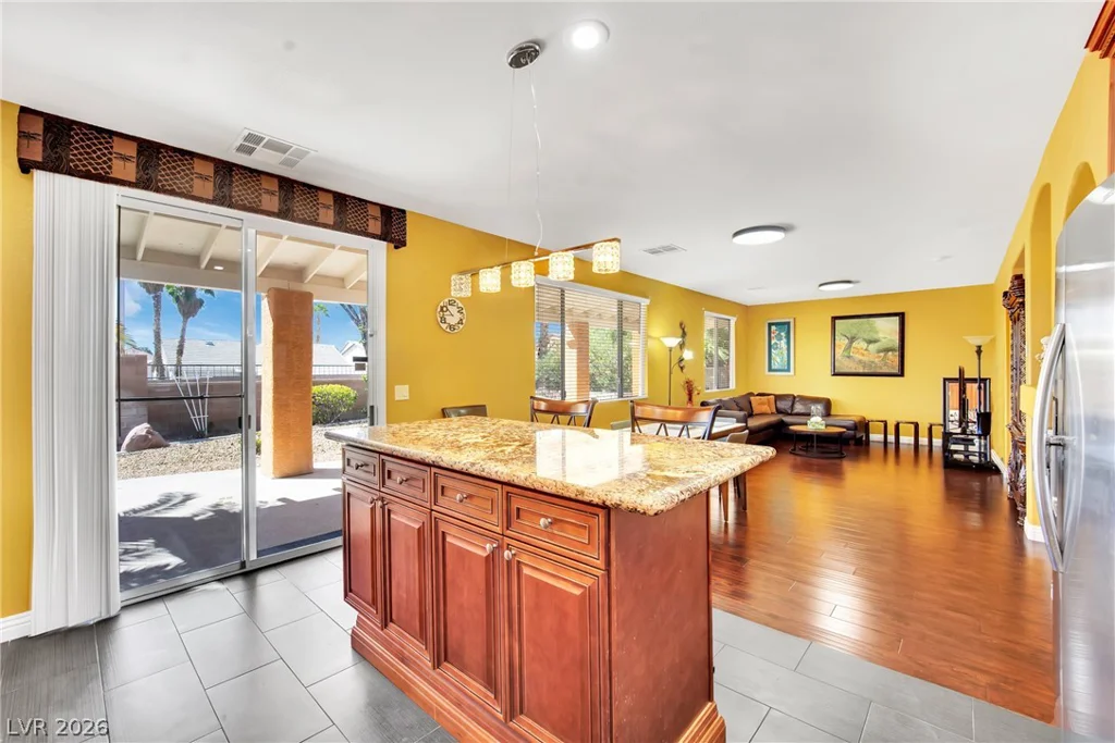 9677 Casper Peak, Las Vegas, NV 89117