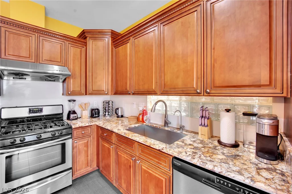 9677 Casper Peak, Las Vegas, NV 89117