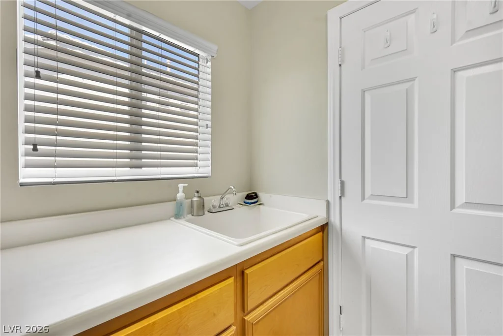 9677 Casper Peak, Las Vegas, NV 89117