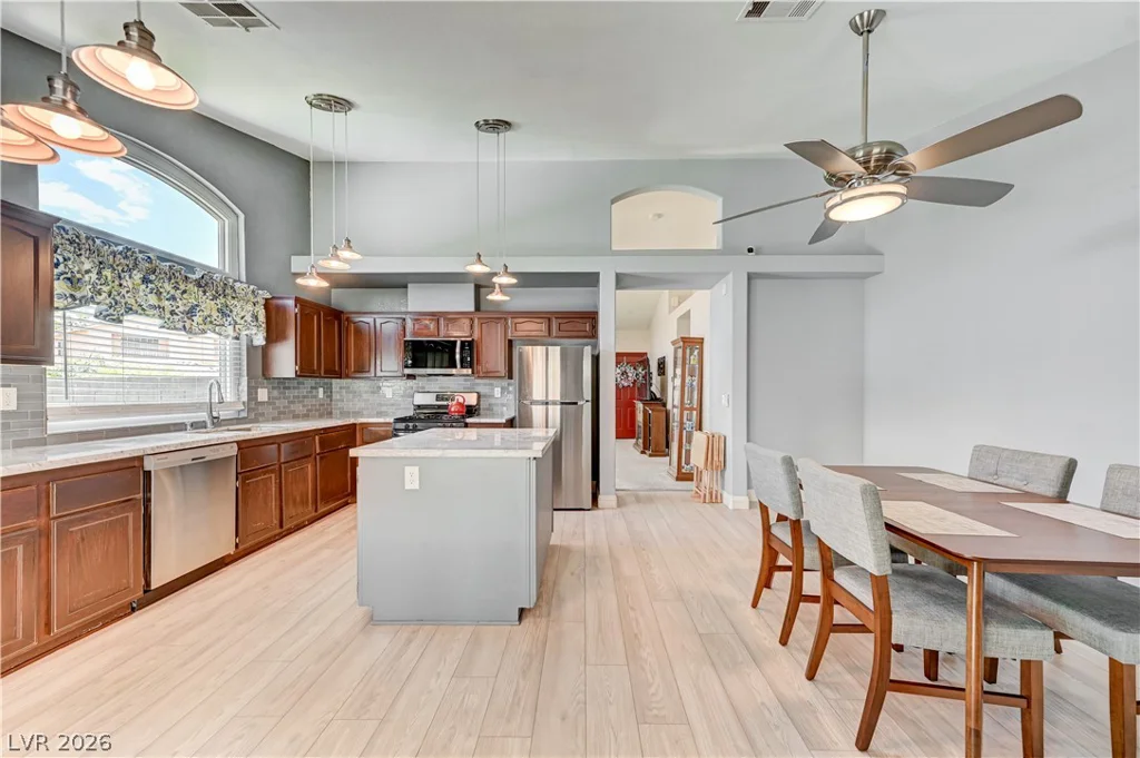 1717 Royal Canyon, Las Vegas, NV 89128