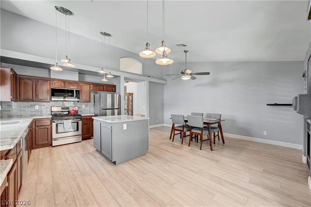 1717 Royal Canyon, Las Vegas, NV 89128