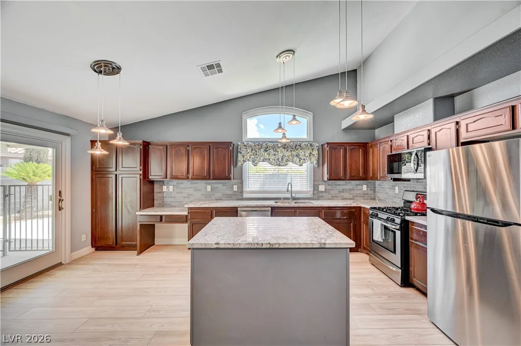 1717 Royal Canyon, Las Vegas, NV 89128