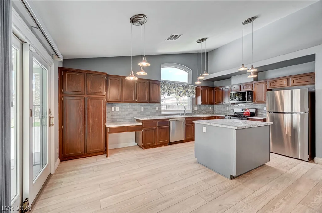 1717 Royal Canyon, Las Vegas, NV 89128