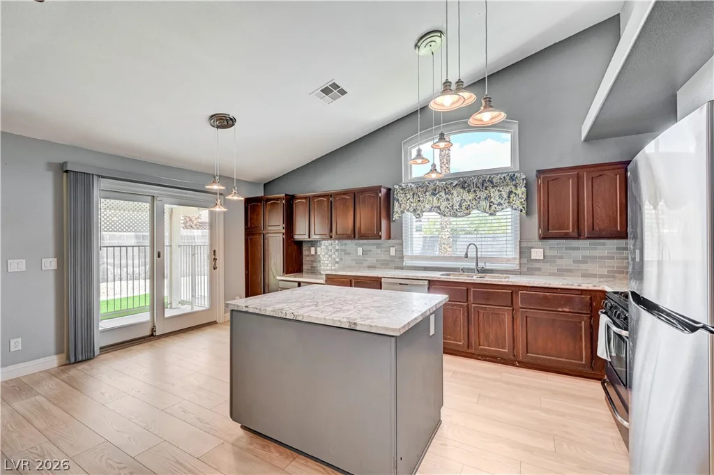 1717 Royal Canyon, Las Vegas, NV 89128