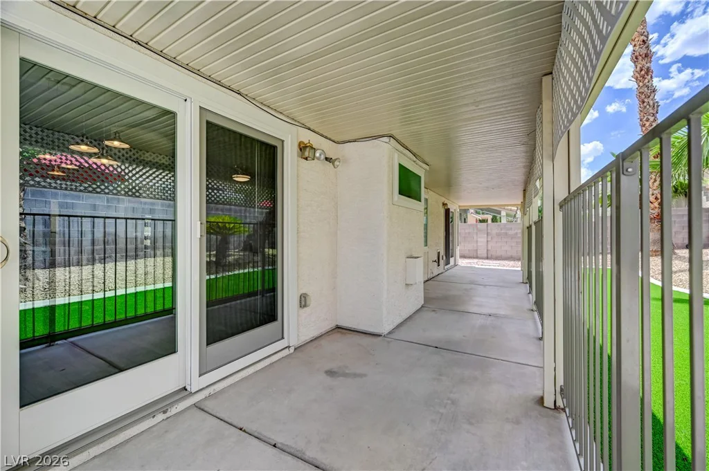 1717 Royal Canyon, Las Vegas, NV 89128