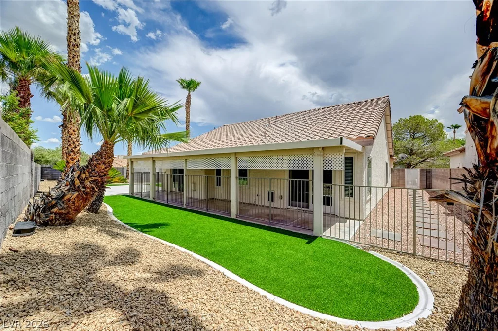 1717 Royal Canyon, Las Vegas, NV 89128