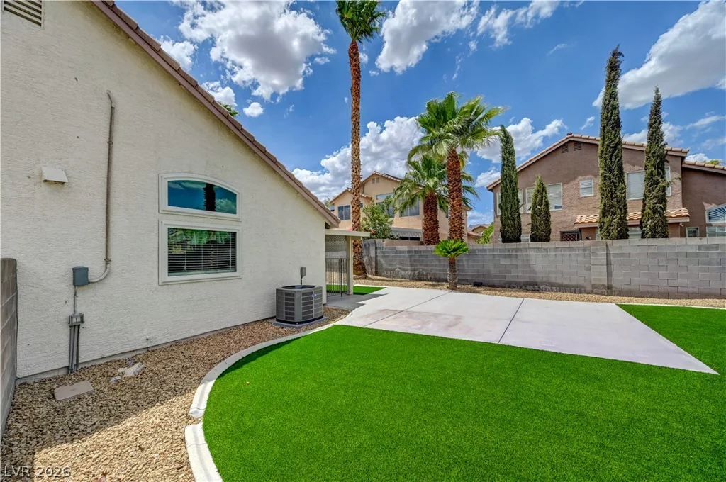 1717 Royal Canyon, Las Vegas, NV 89128