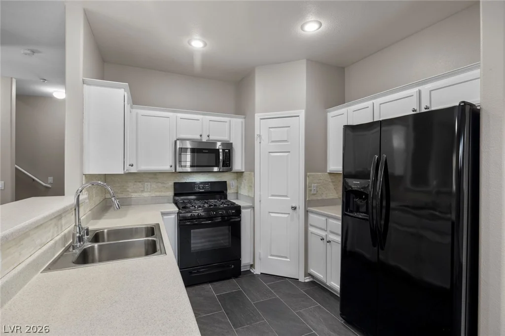 5940 Palmilla, North Las Vegas, NV 89031