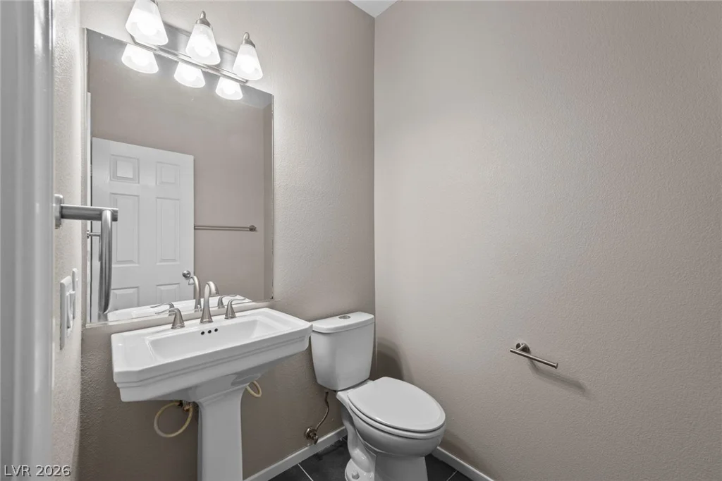 5940 Palmilla, North Las Vegas, NV 89031
