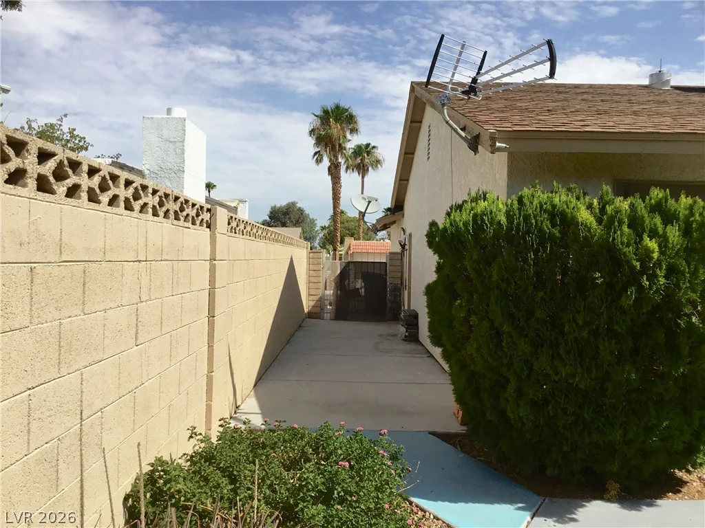 6373 Whippoorwill Way, Las Vegas, NV 89103