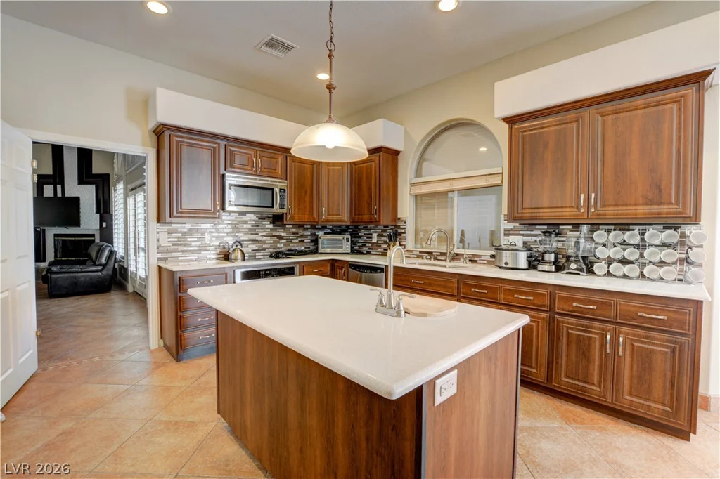 8345 Fairfield, Las Vegas, NV 89123