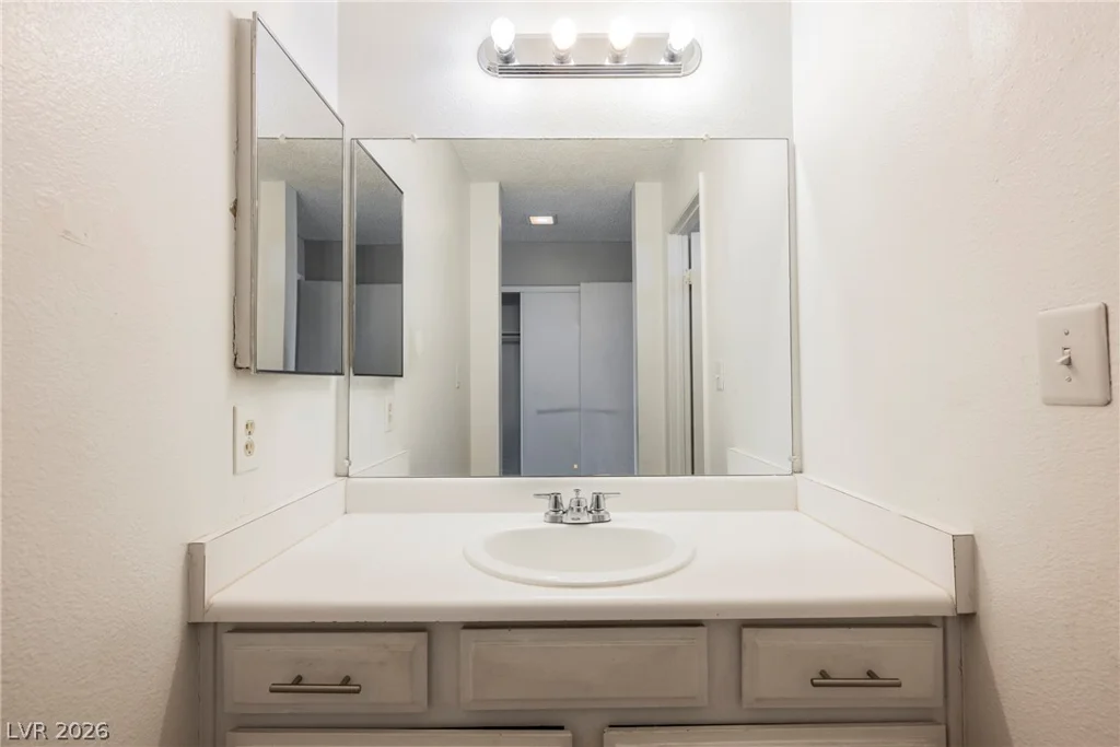 7401 Coffeyville, Las Vegas, NV 89147